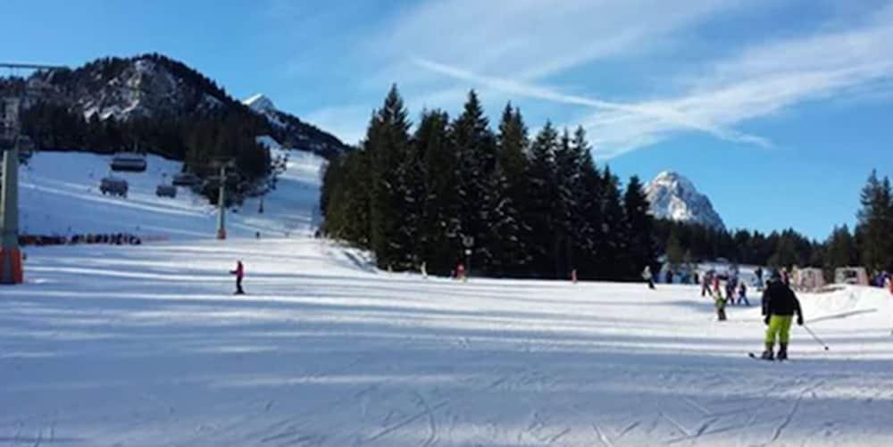 Hyperion Hotel Garmisch - Partenkirchen Exterior foto Skiing at the resort