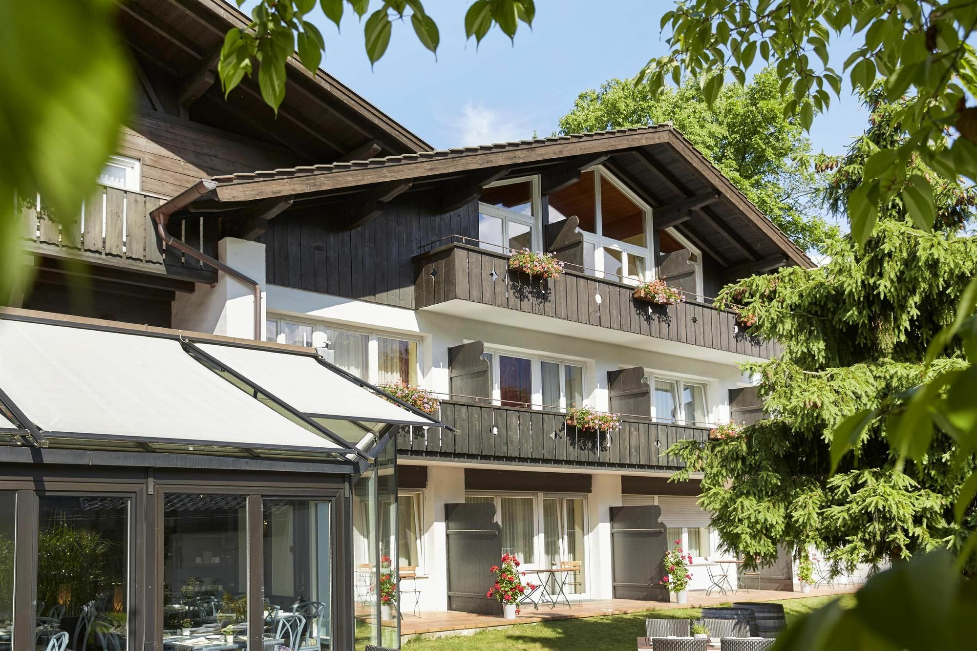 Hyperion Hotel Garmisch - Partenkirchen Exterior foto The Institute for Empirical Research in Management, IREM
