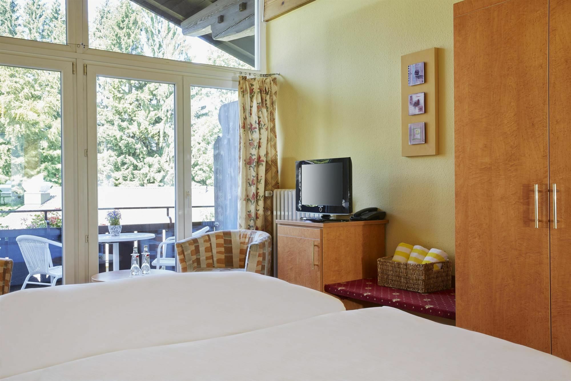 Hyperion Hotel Garmisch - Partenkirchen Exterior foto A room at the hotel
