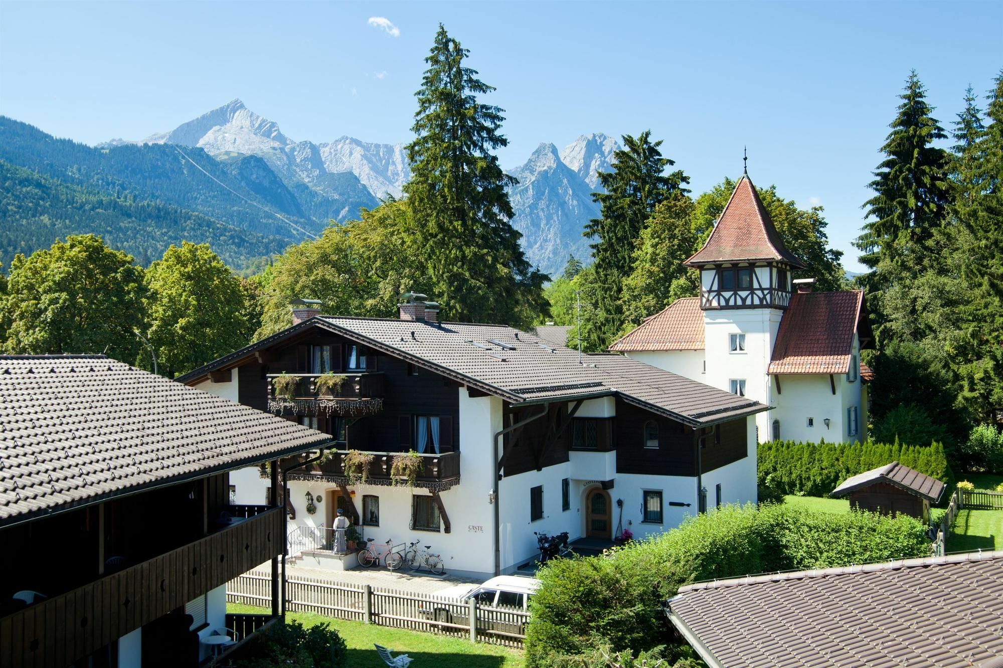 Hyperion Hotel Garmisch - Partenkirchen Exterior foto The former abbey of St. Peter