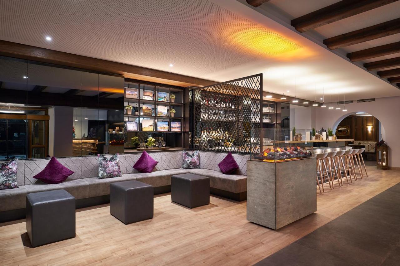 Hyperion Hotel Garmisch - Partenkirchen Exterior foto The lounge at the airport